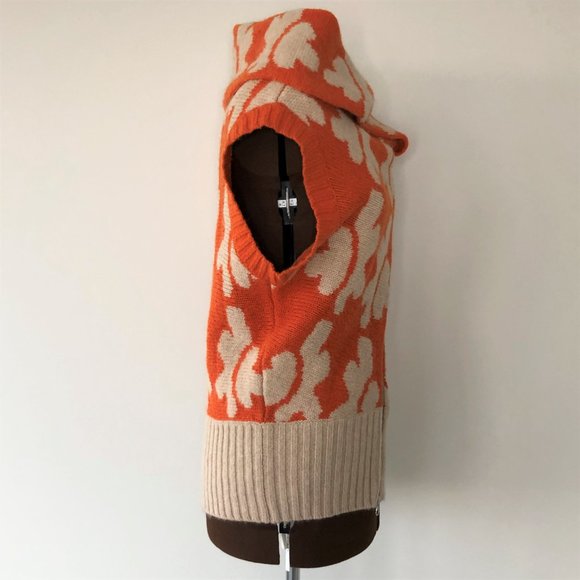 Orange and Cream Floral Knit Vest with Diagonal Zipper Closure - Picture 5 of 7